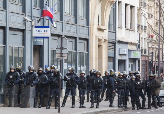 Акция протеста "жёлтых жилетов" в Париже