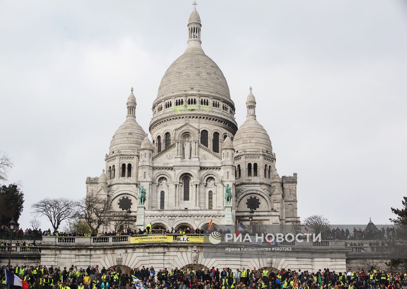 Акция протеста "жёлтых жилетов" в Париже