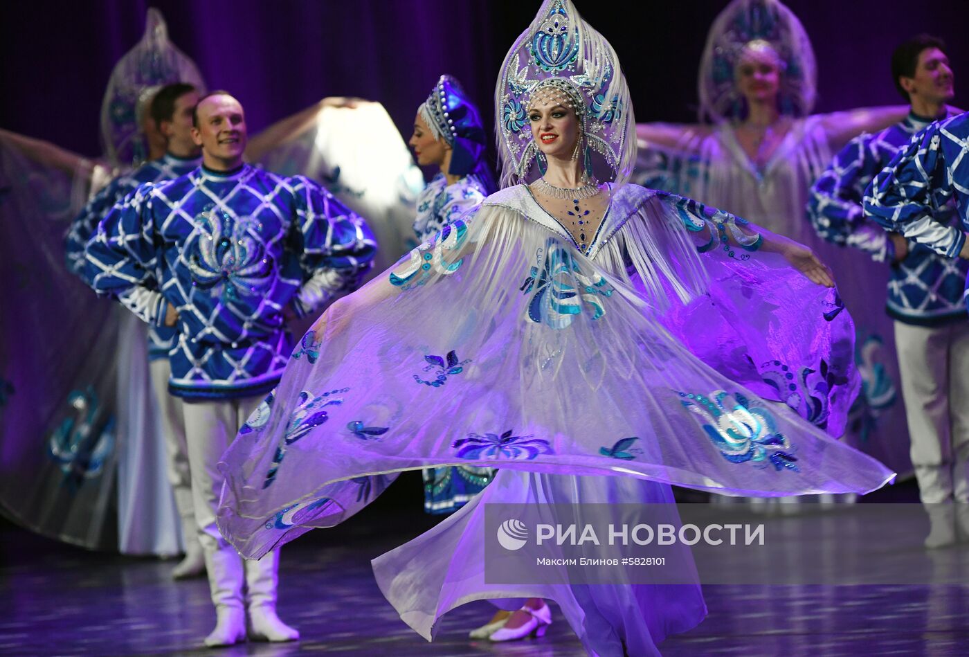 Фестиваль народного искусства "Танцуй и пой, моя Россия!"