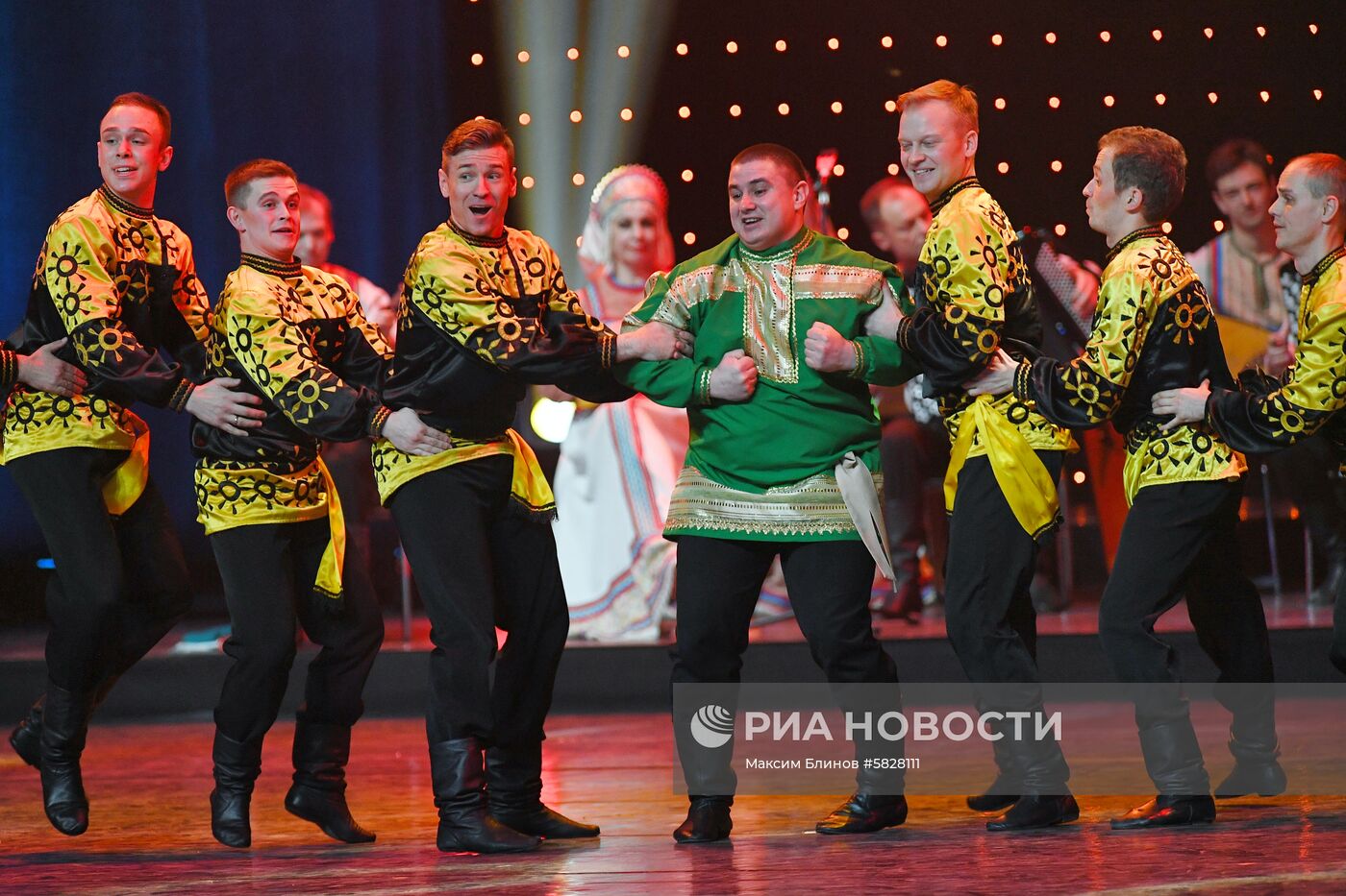 Фестиваль народного искусства "Танцуй и пой, моя Россия!"