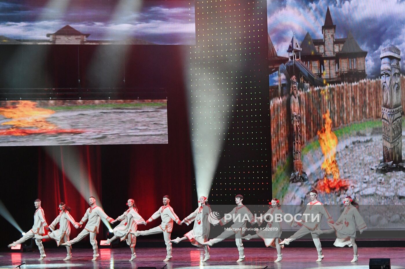 Фестиваль народного искусства "Танцуй и пой, моя Россия!"