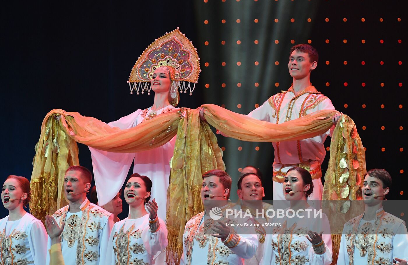 Фестиваль народного искусства "Танцуй и пой, моя Россия!"