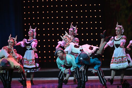 Фестиваль народного искусства "Танцуй и пой, моя Россия!"