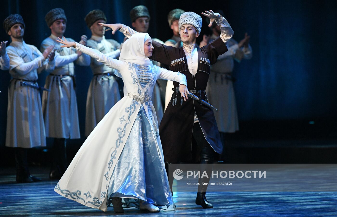 Фестиваль народного искусства "Танцуй и пой, моя Россия!"