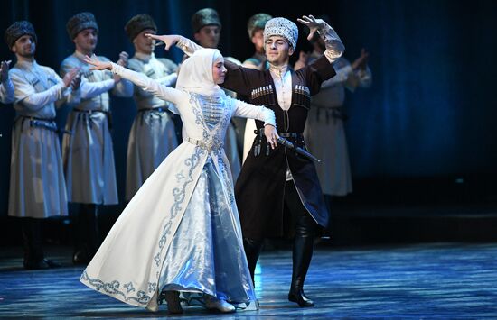 Фестиваль народного искусства "Танцуй и пой, моя Россия!"