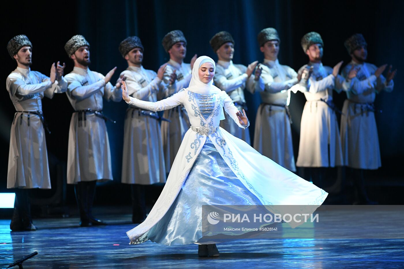 Фестиваль народного искусства "Танцуй и пой, моя Россия!"