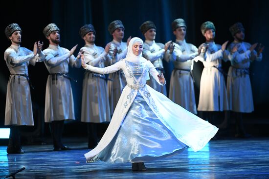 Фестиваль народного искусства "Танцуй и пой, моя Россия!"