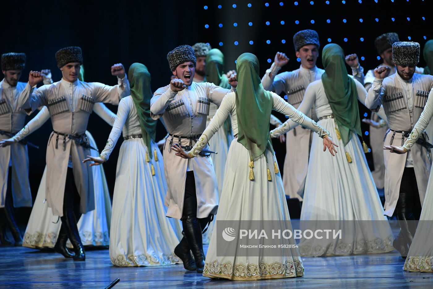 Фестиваль народного искусства "Танцуй и пой, моя Россия!"