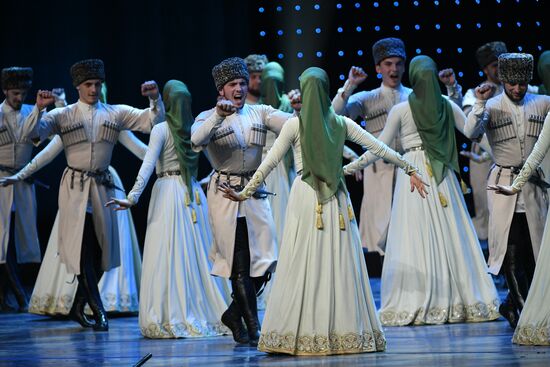 Фестиваль народного искусства "Танцуй и пой, моя Россия!"