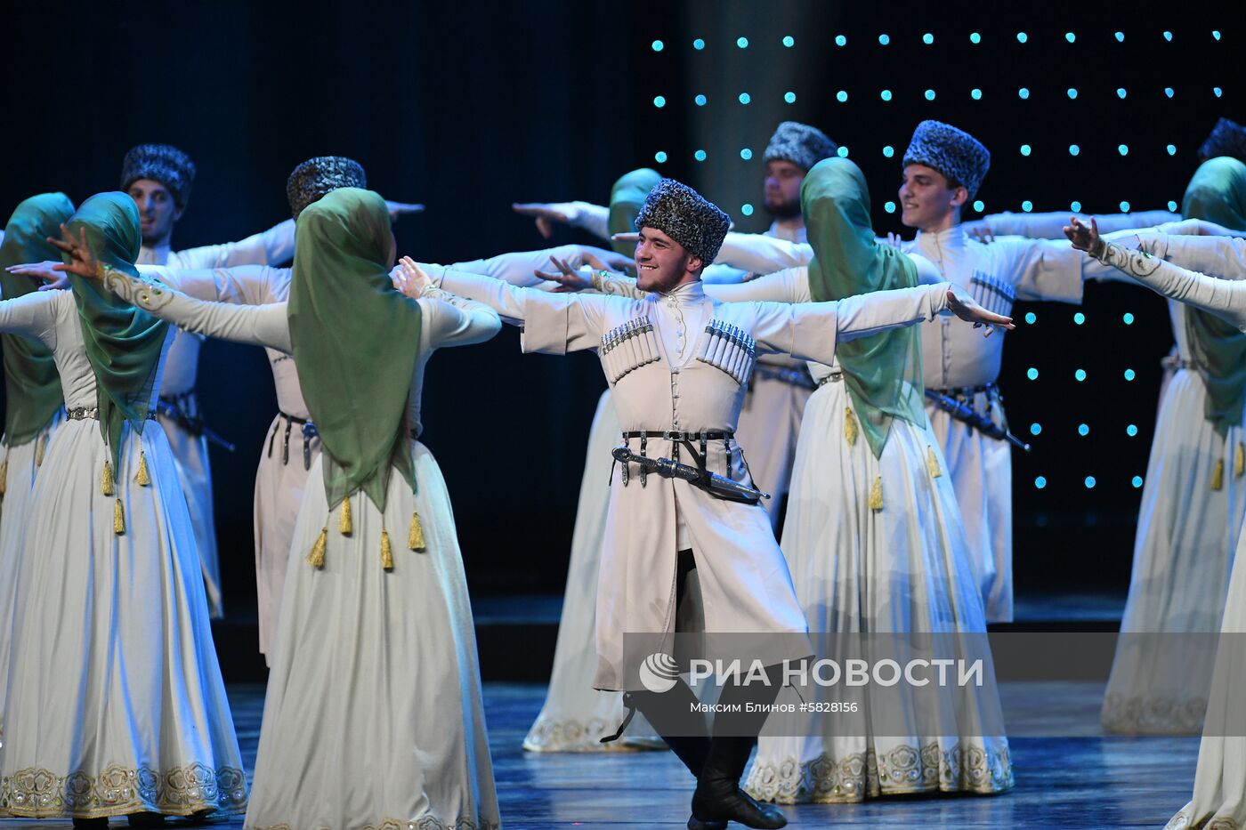 Фестиваль народного искусства "Танцуй и пой, моя Россия!"