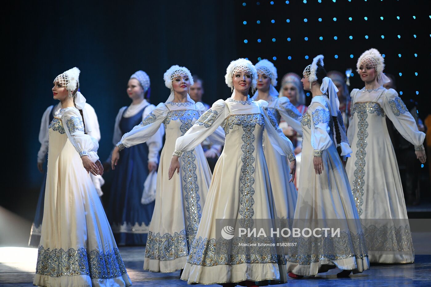 Фестиваль народного искусства "Танцуй и пой, моя Россия!"