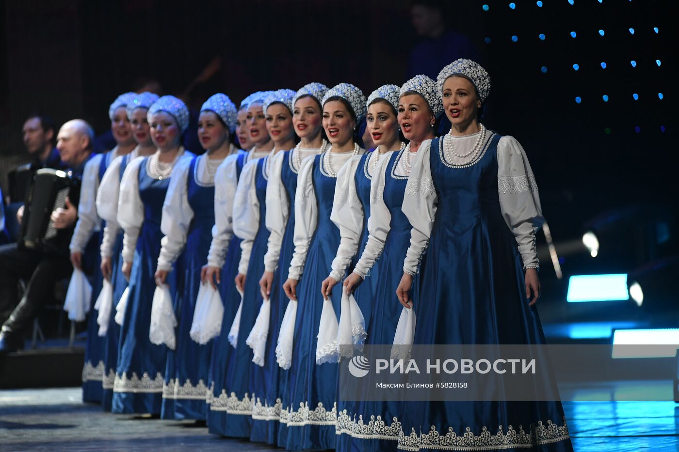 Фестиваль народного искусства "Танцуй и пой, моя Россия!"