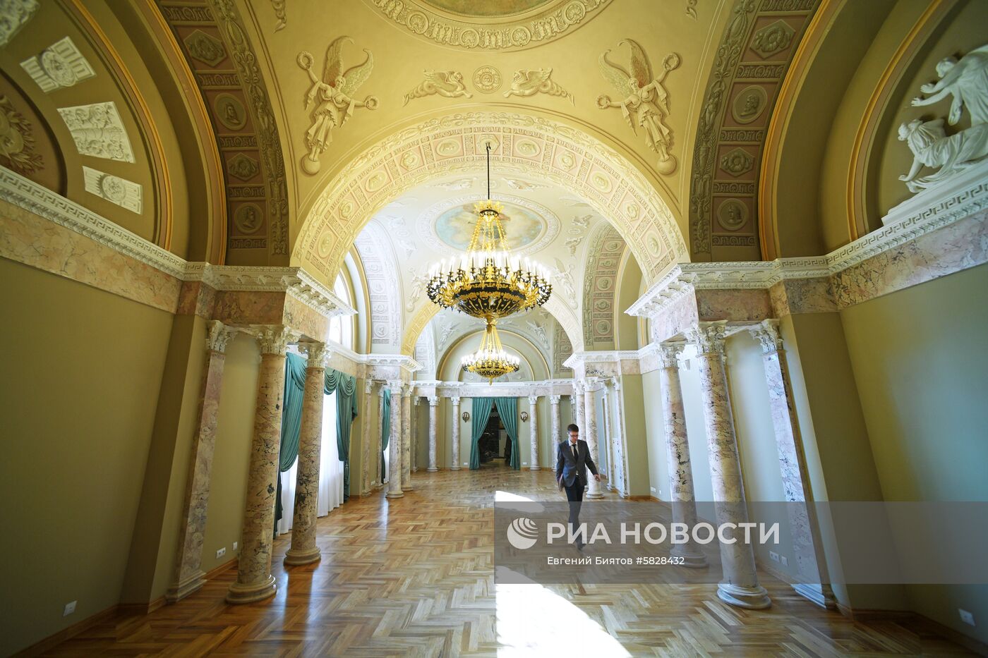 Залы Московского Английского клуба после реставрации