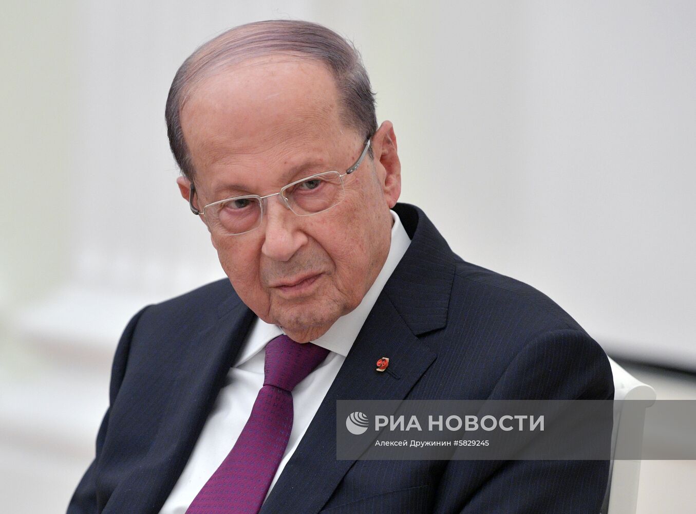 Президент РФ В. Путин встретился с президентом Ливана М. Ауном