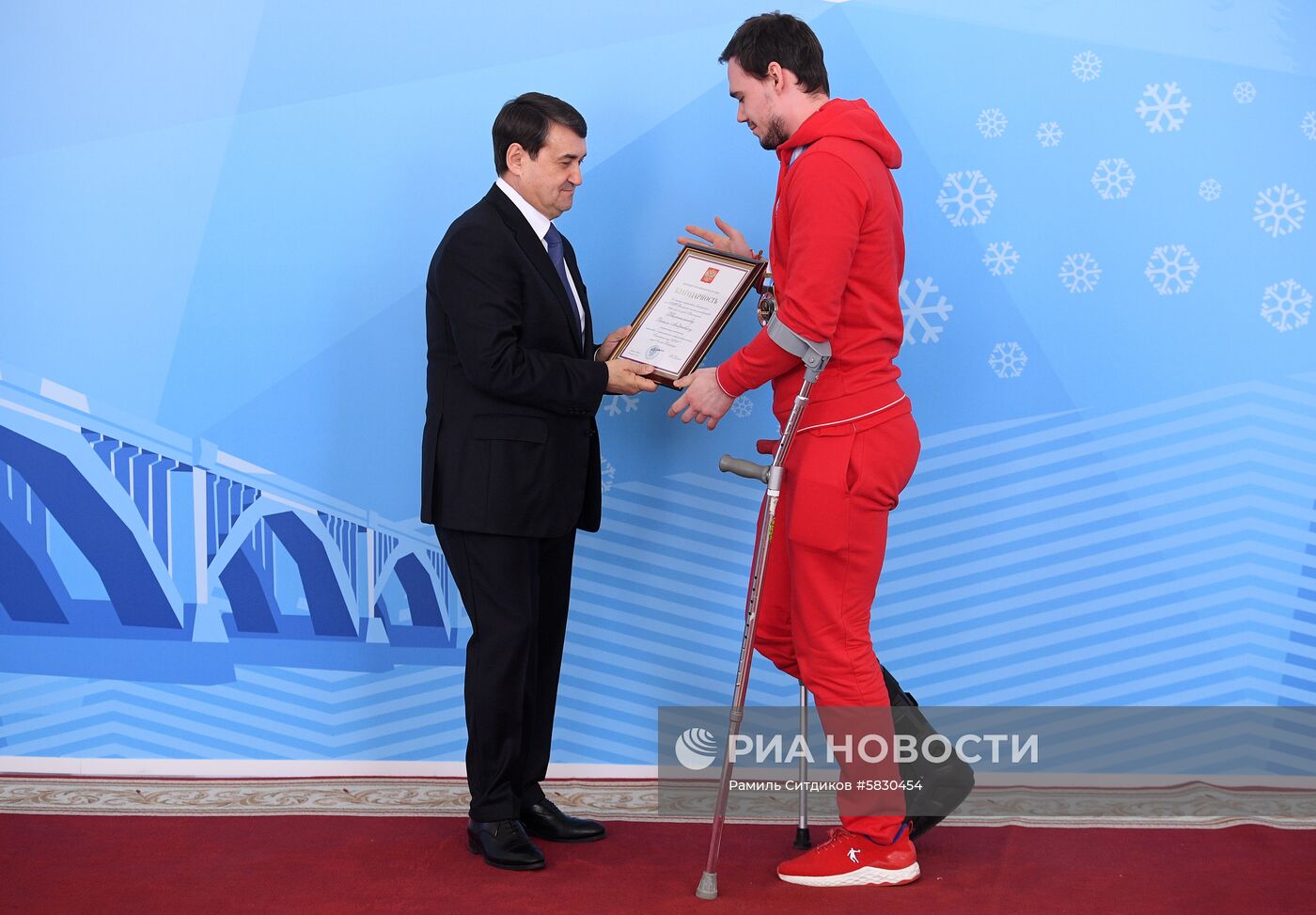 Помощник президента РФ Игорь Левитин наградил победителей Универсиады-2019