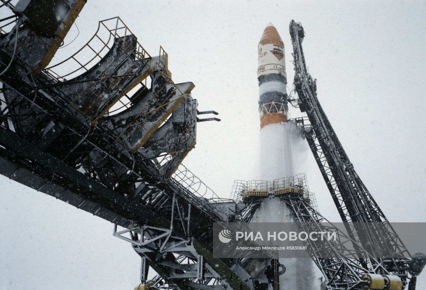 Запуск с Байконура индийского спутника IRS-1A