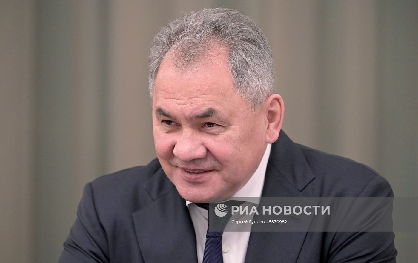 Премьер-министр РФ Д. Медведев провел заседание правительства РФ