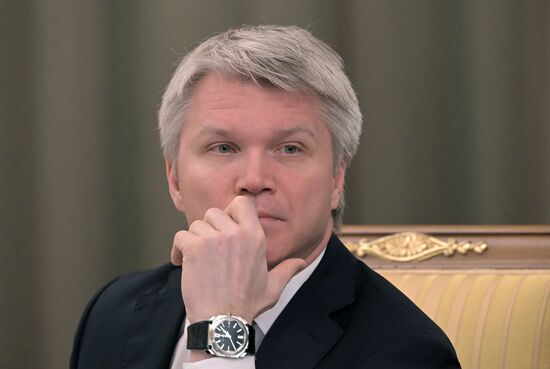 Премьер-министр РФ Д. Медведев провел заседание правительства РФ