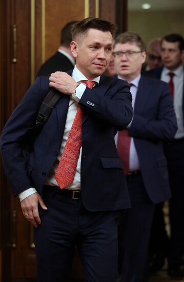 Премьер-министр РФ Д. Медведев провел заседание правительства РФ