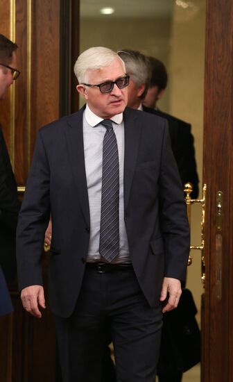 Премьер-министр РФ Д. Медведев провел заседание правительства РФ