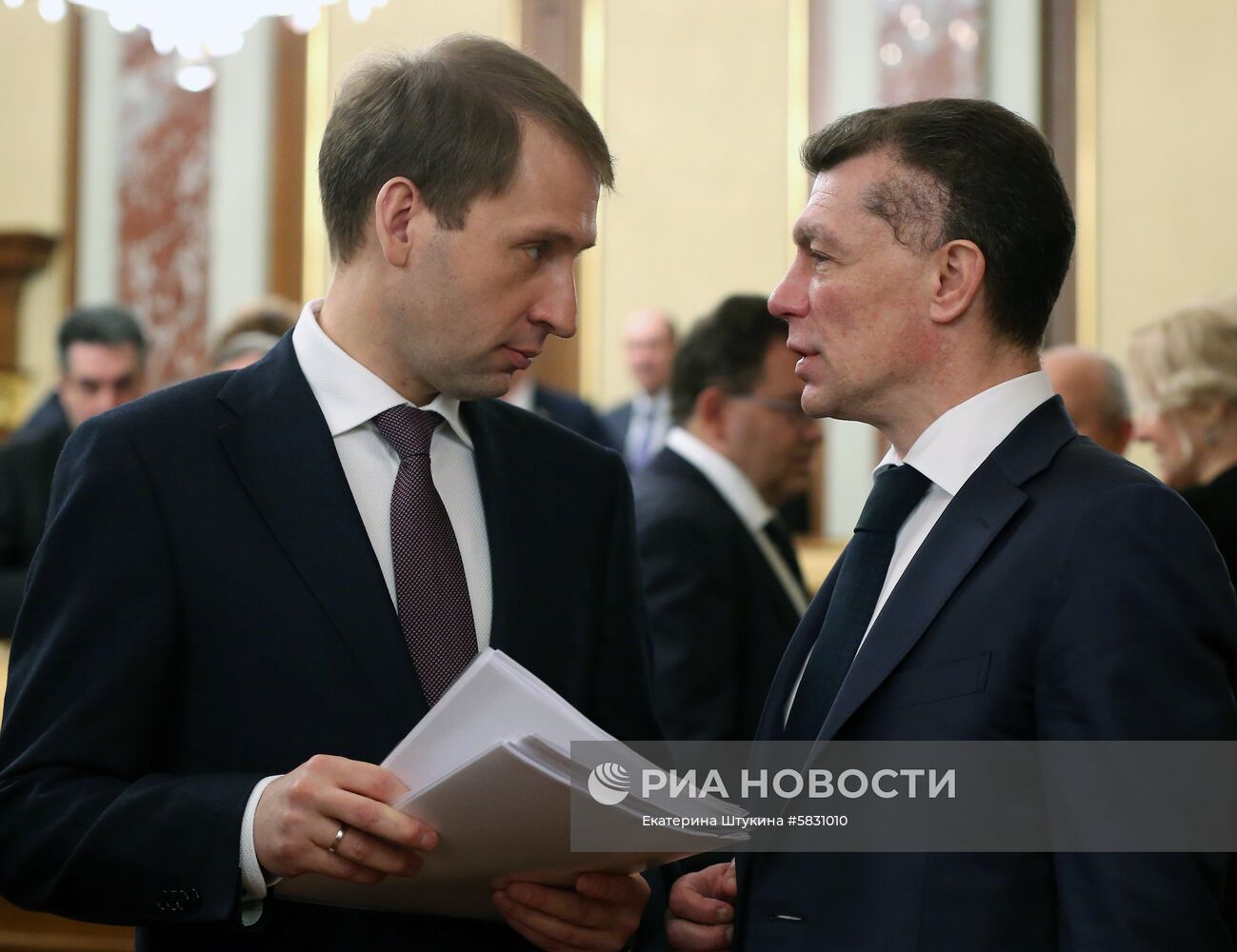 Премьер-министр РФ Д. Медведев провел заседание правительства РФ