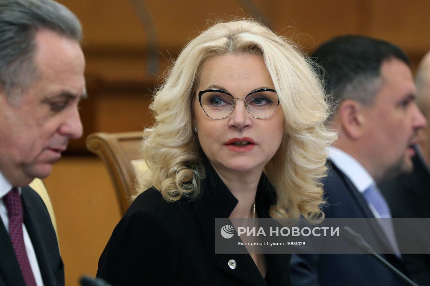 Премьер-министр РФ Д. Медведев провел заседание правительства РФ