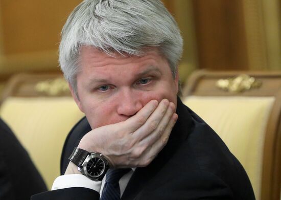 Премьер-министр РФ Д. Медведев провел заседание правительства РФ