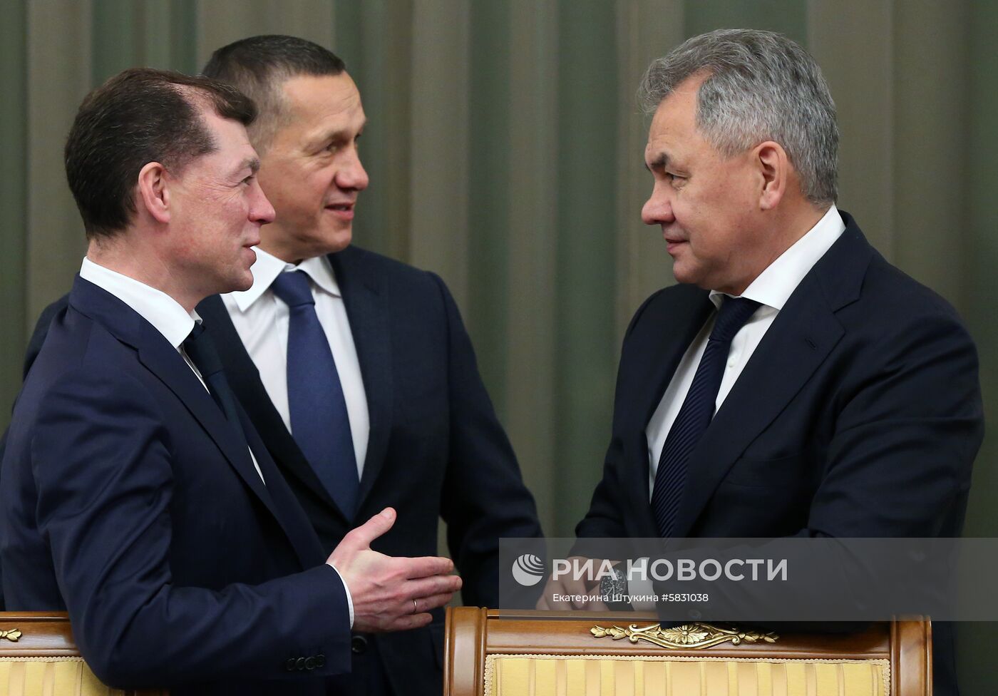 Премьер-министр РФ Д. Медведев провел заседание правительства РФ