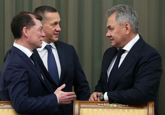 Премьер-министр РФ Д. Медведев провел заседание правительства РФ