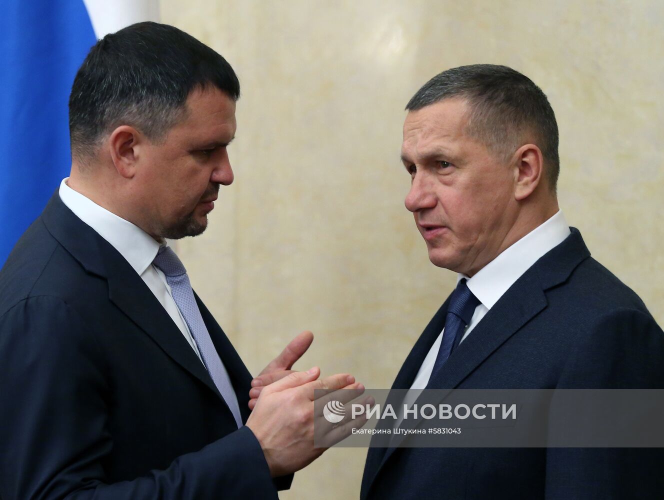 Премьер-министр РФ Д. Медведев провел заседание правительства РФ