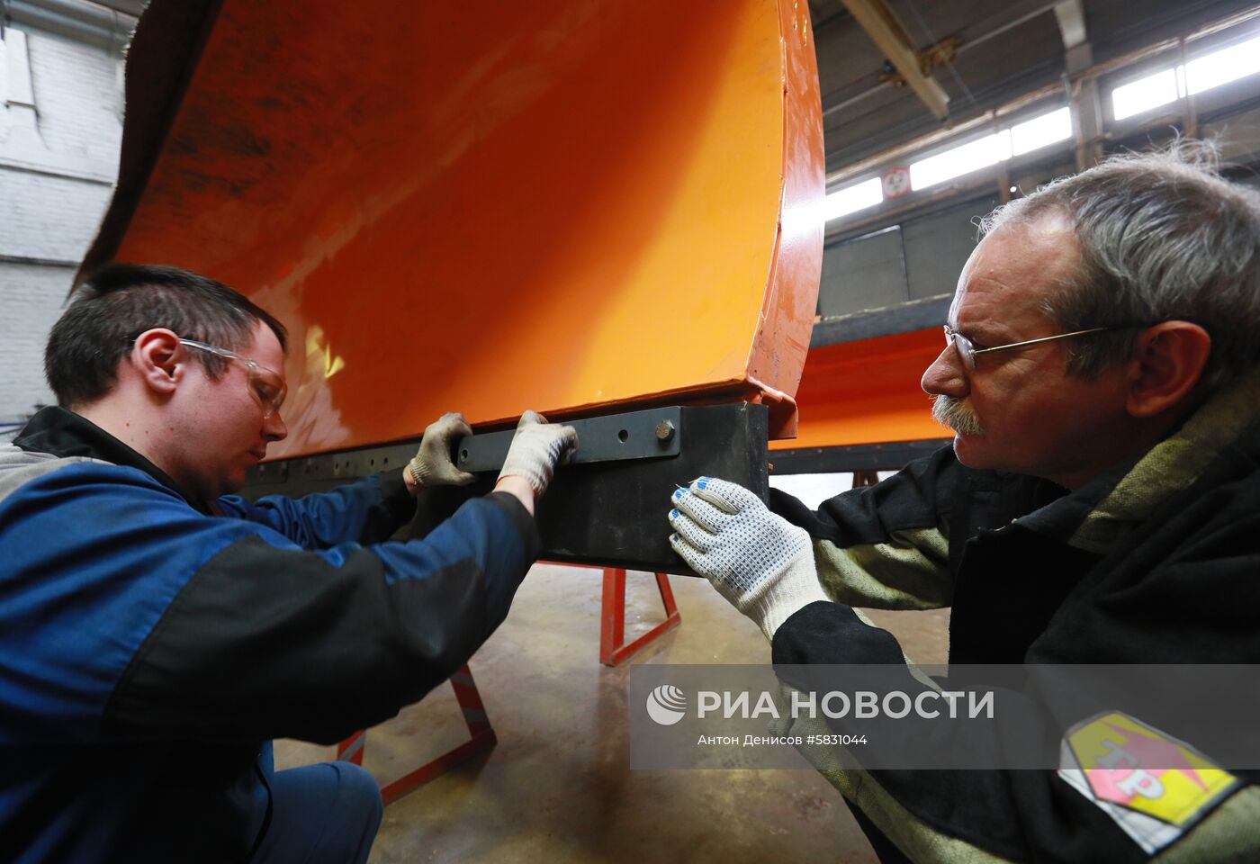 Подготовка коммунальной спецтехники к весенне-летнему сезону