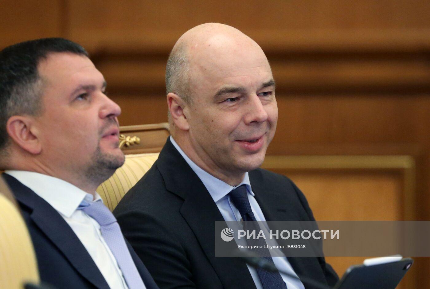 Премьер-министр РФ Д. Медведев провел заседание правительства РФ