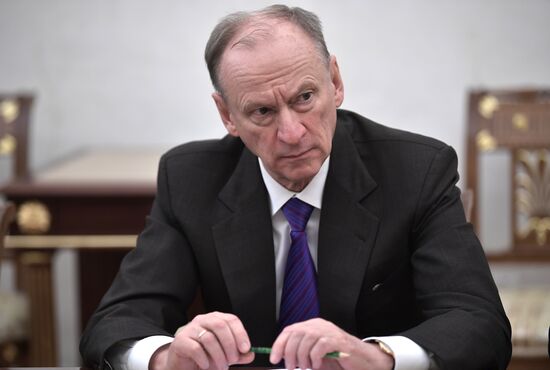 Президент РФ В. Путин провел заседание Совбеза РФ