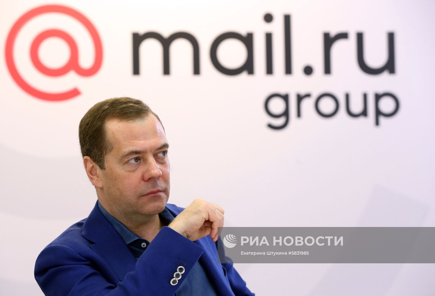 Премьер-министр РФ Д. Медведев посетил офис компании Mail.ru Group