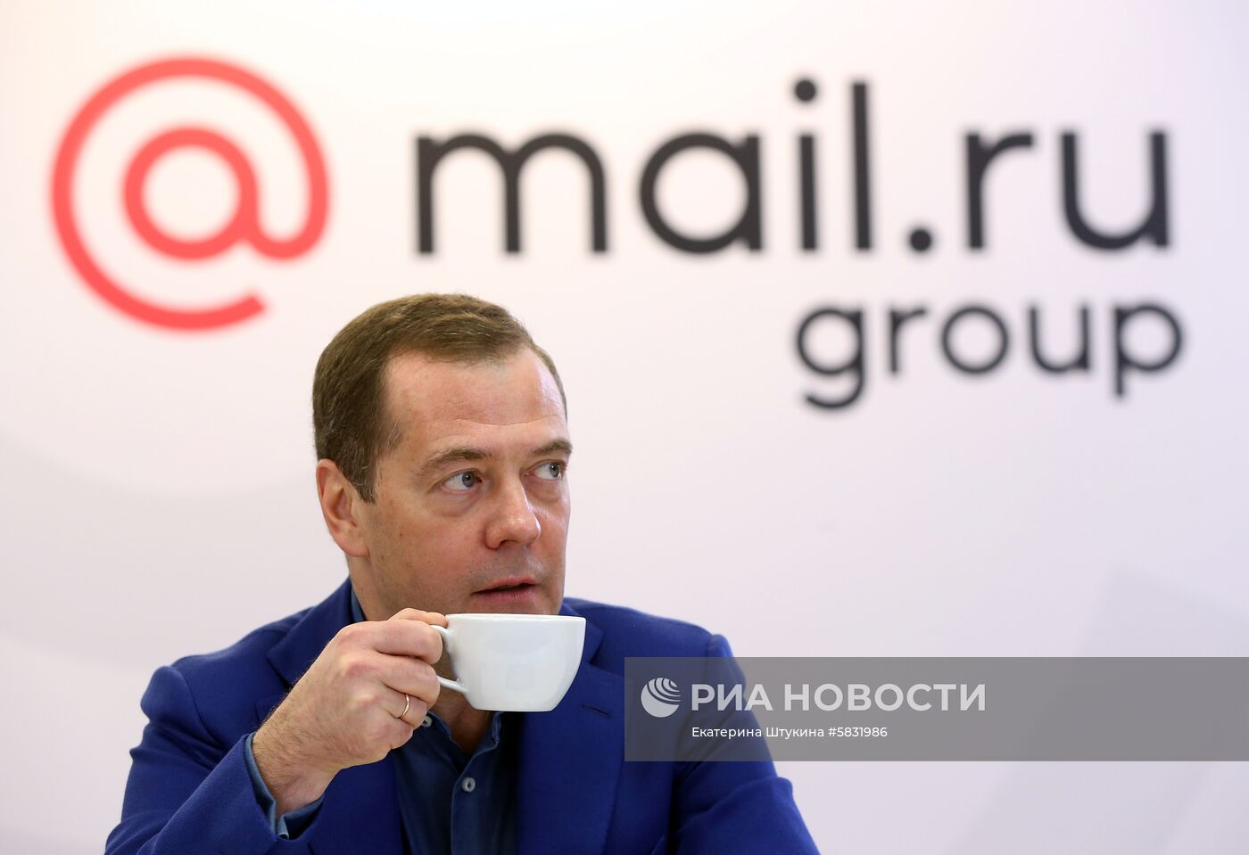 Премьер-министр РФ Д. Медведев посетил офис компании Mail.ru Group