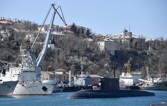 Подлодка «Великий Новгород» впервые прибыла на базу ЧФ в Севастополе