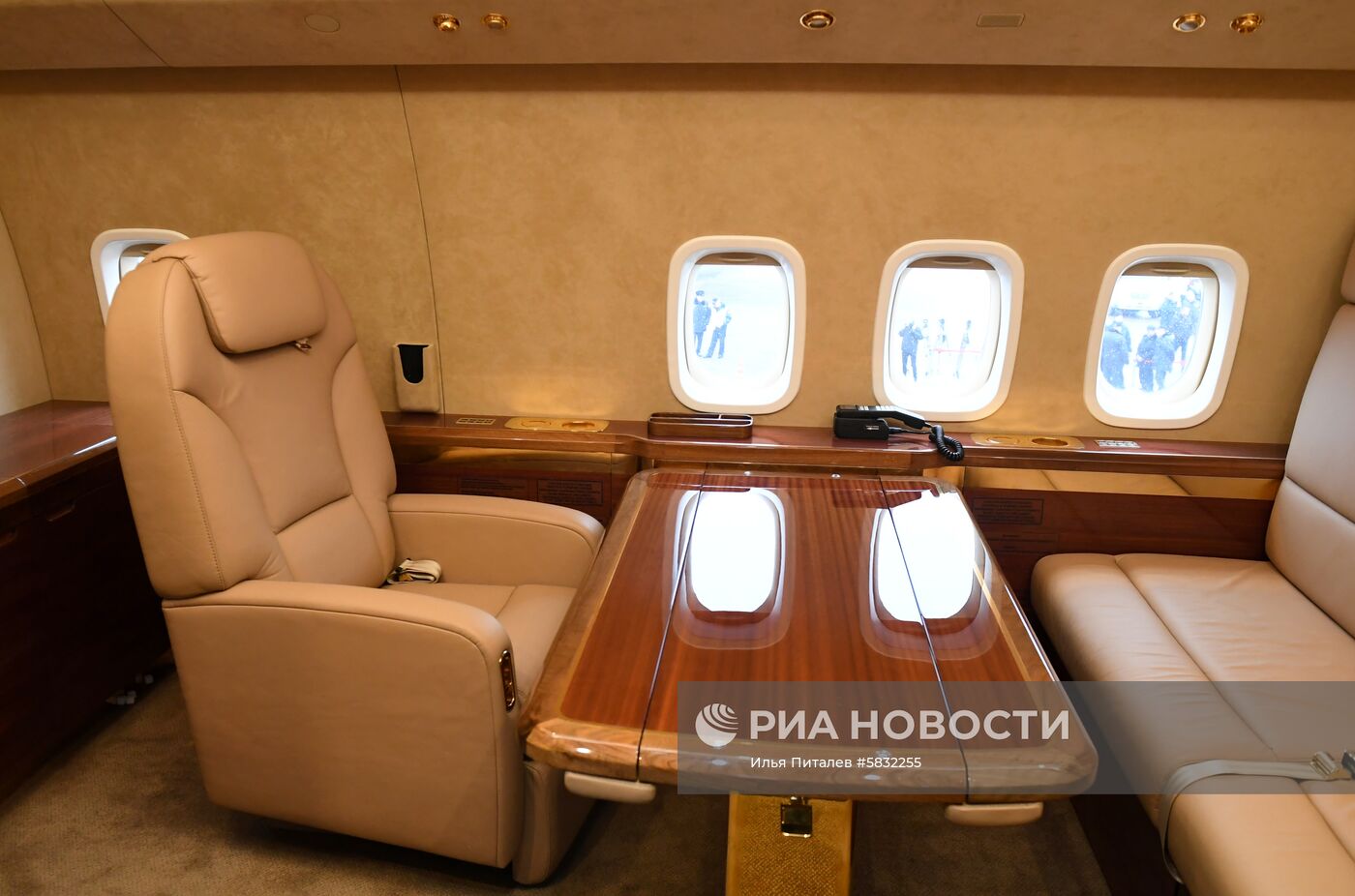 Передача в эксплуатацию самолета Ту-204-300 "Сергей Королев"