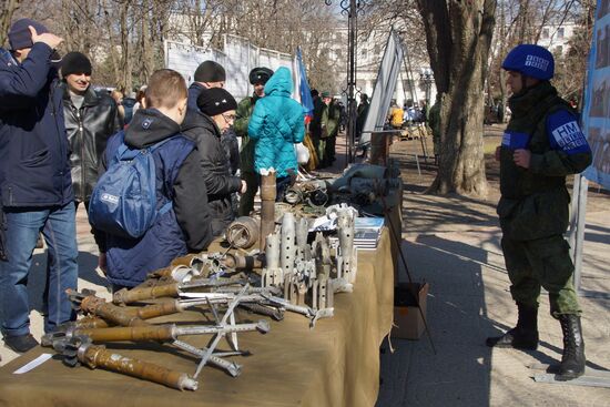 Выставка свидетельств военной агрессии ВСУ открылась в Луганске