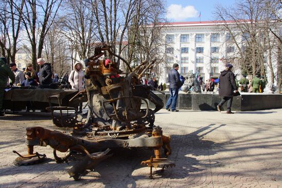 Выставка свидетельств военной агрессии ВСУ открылась в Луганске