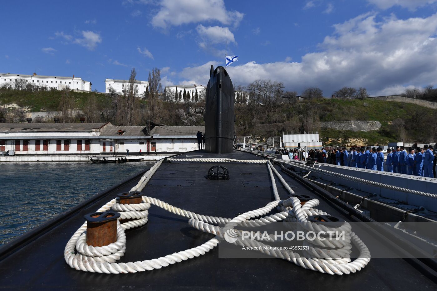 Подлодка «Великий Новгород» впервые прибыла на базу ЧФ в Севастополе