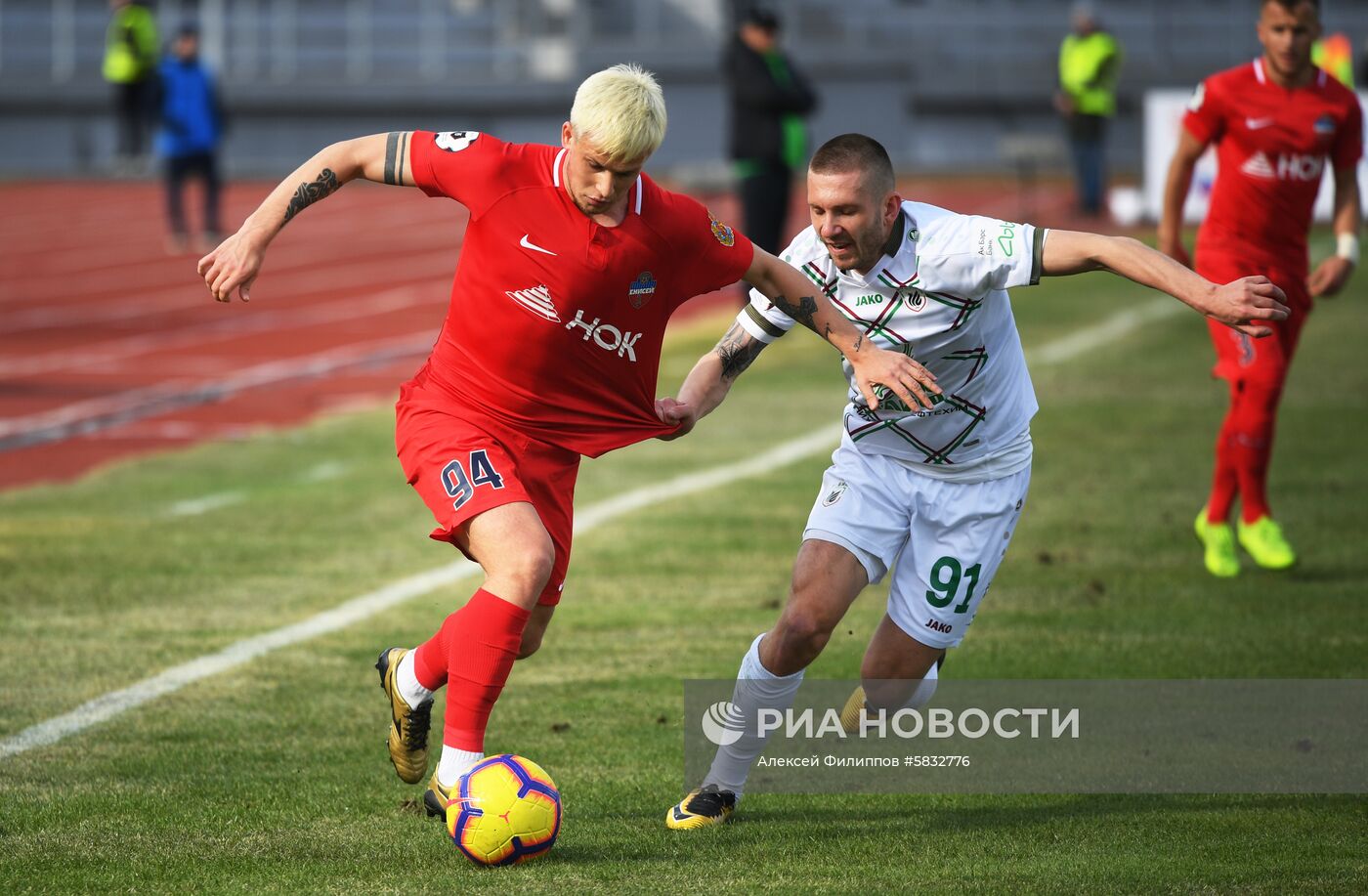 Футбол. РПЛ. Матч "Енисей" - "Рубин"