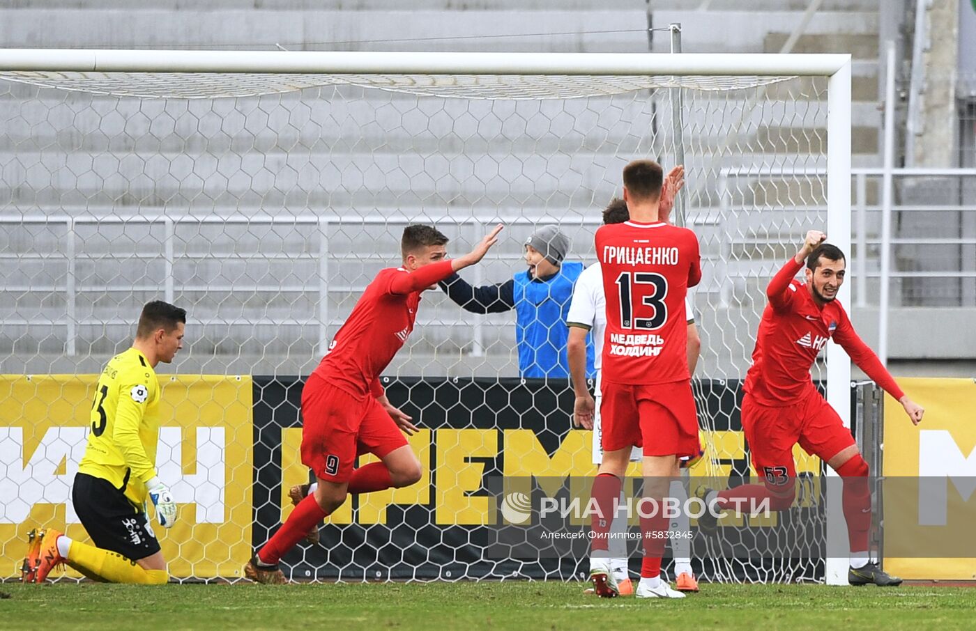 Футбол. РПЛ. Матч "Енисей" - "Рубин"