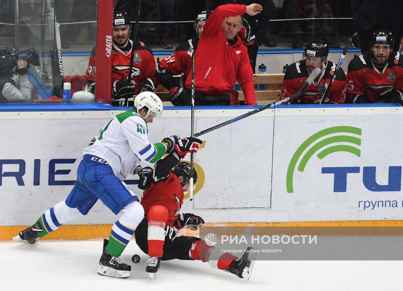 Хоккей. КХЛ. Матч "Авангард" - "Салават Юлаев"