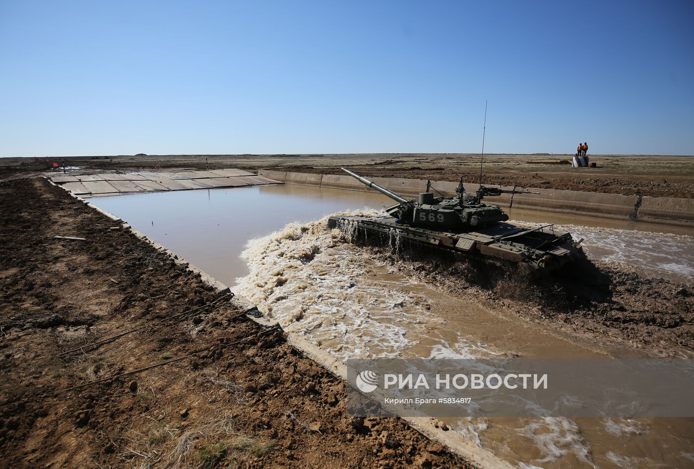 Открытие соревнований "Танковый биатлон" и "Суворовский натиск" в Волгоградской области