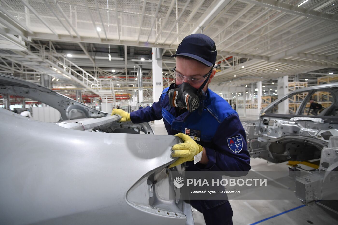 Завод мерседес. Мерседес Бенц Есипово. Завод Мерседес в Есипово. Завод Daimler Есипово. Mercedes-Benz завод в России.