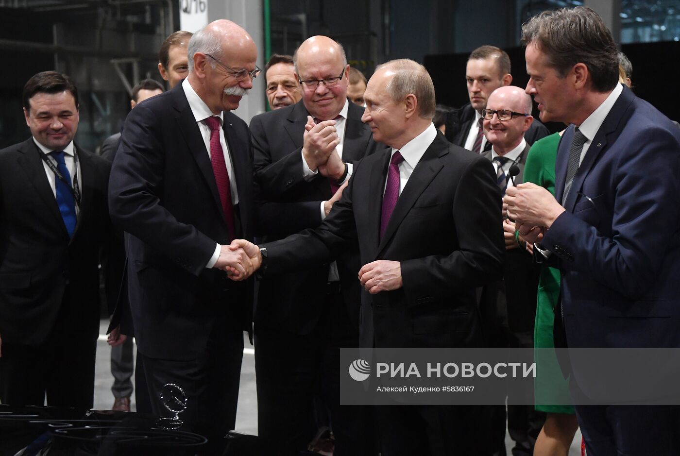 Президент РФ В. Путин принял участие в церемонии открытия завода по сборке автомобилей "Мерседес-Бенц" в Московской области