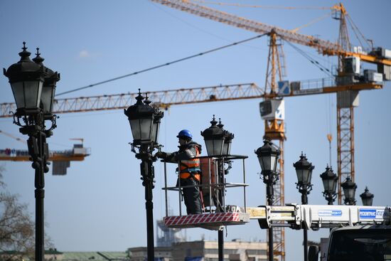 Подготовка объектов городского освещения к весенне-летнему сезону