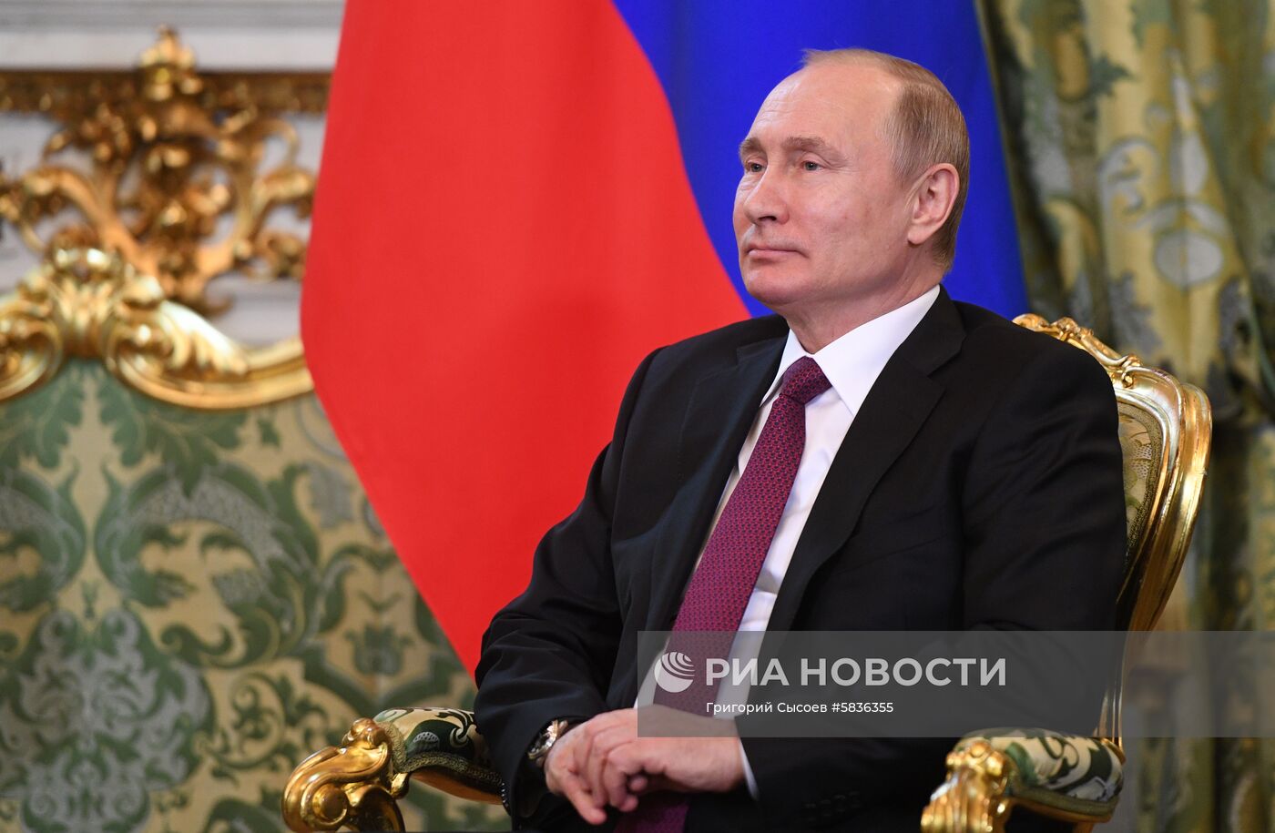 Президент РФ В. Путин встретился с президентом Казахстана К.-Ж. Токаевым