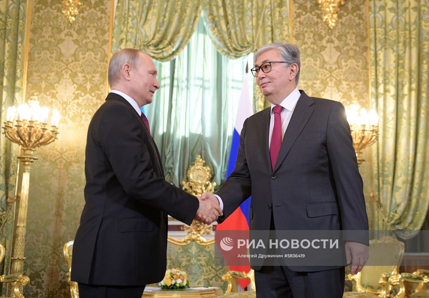 Президент РФ В. Путин встретился с президентом Казахстана К.-Ж. Токаевым