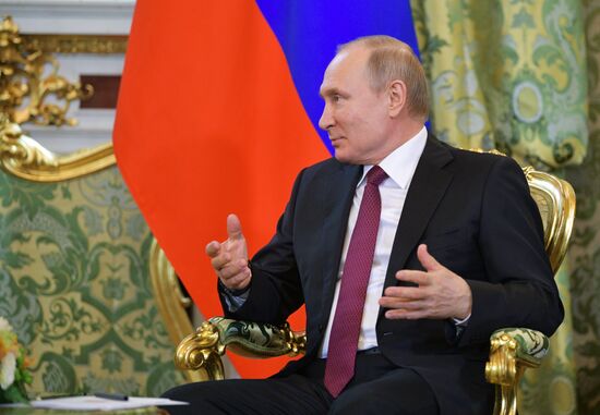 Президент РФ В. Путин встретился с президентом Казахстана К.-Ж. Токаевым